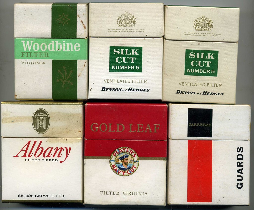 Названия сигарет в россии. Сигареты. Бренды сигарет. Сигареты разные марки. Сигарета марки сигарет.